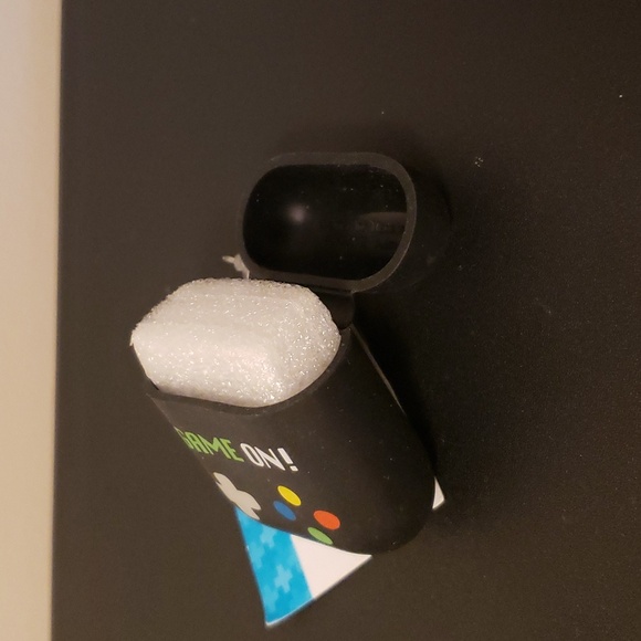 Earbud Case (Airpods)*NWT* - Picture 2 of 3